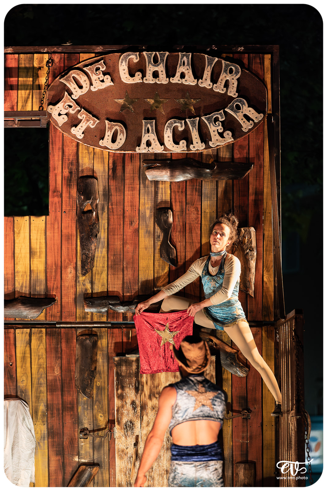 DE CHAIR ET D'ACIER (CIE 100 RACINES)